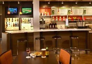 Courtyard By Marriott Chicago 3*