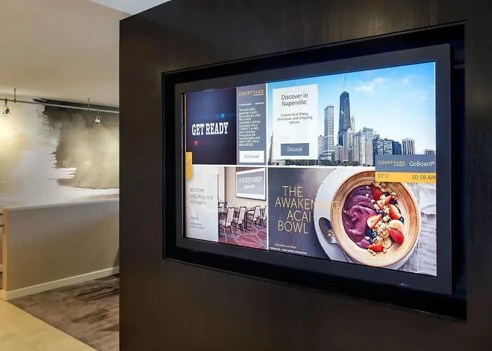 Courtyard By Marriott Chicago