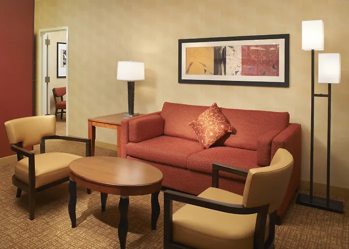 Courtyard By Marriott Chicago Hotel Naperville