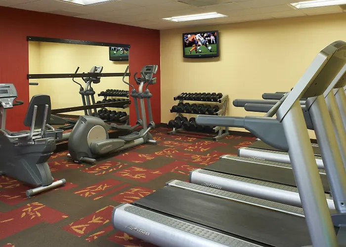Courtyard By Marriott Chicago Naperville