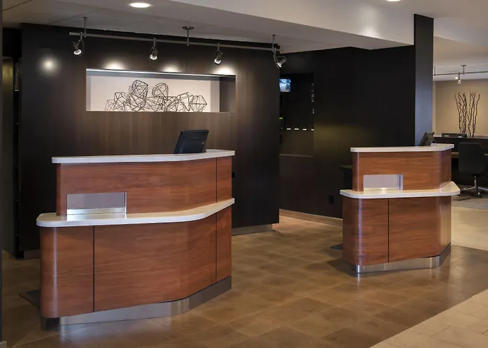 Courtyard By Marriott Chicago Naperville