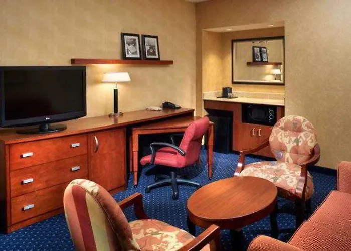 Courtyard By Marriott Chicago Hotel Naperville