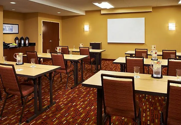 Courtyard By Marriott Chicago 3* Naperville